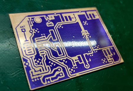 Home Made Devloped PCB Mask. PCB casero con máscara revelada.